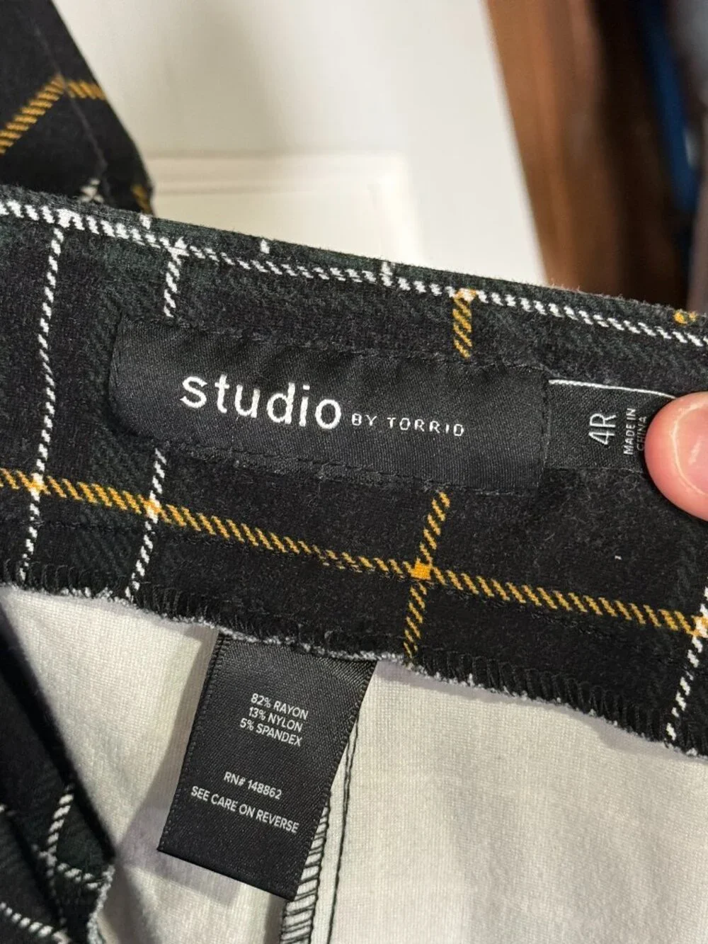 Torrid Pencil Studio Luxe Ponte Pant in Study Plaid Deep Black Size 4X / 26 - Picture 8 of 9